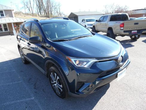 Used 2017 Toyota RAV4 LE image 7