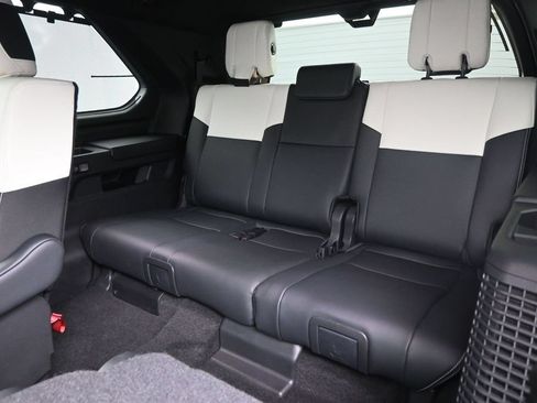 Used 2024 Toyota Sequoia Capstone AWD/4WD image 19