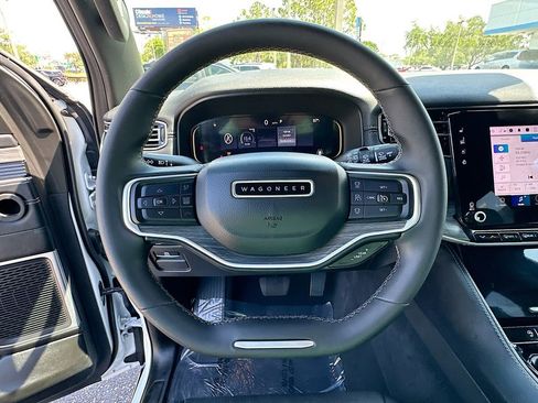 Used 2024 Jeep Wagoneer Series II RWD image 11