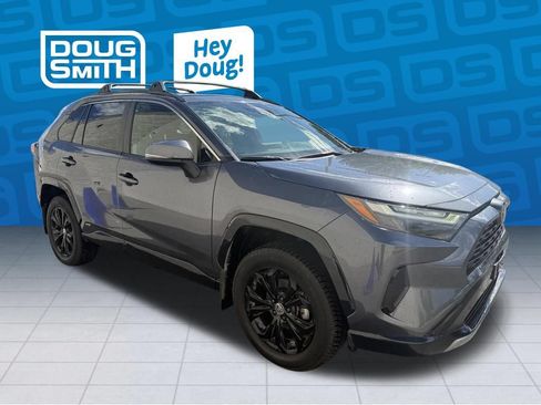 Used 2022 Toyota RAV4 SE w/ Convenience Package AWD/4WD image 6