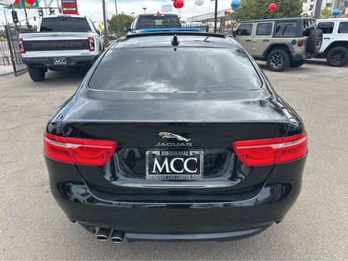 Used 2017 Jaguar XE RWD image 12
