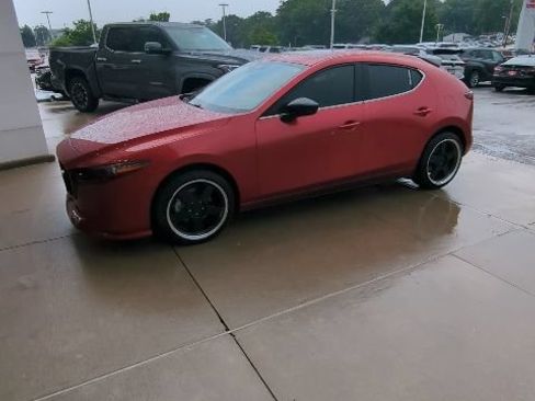 Used 2021 MAZDA MAZDA3 Hatchback w/Premium Plus Pkg AWD/4WD image 2