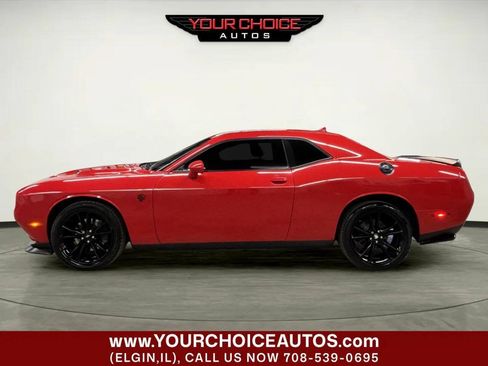 Used 2018 Dodge Challenger SXT Plus RWD image 2