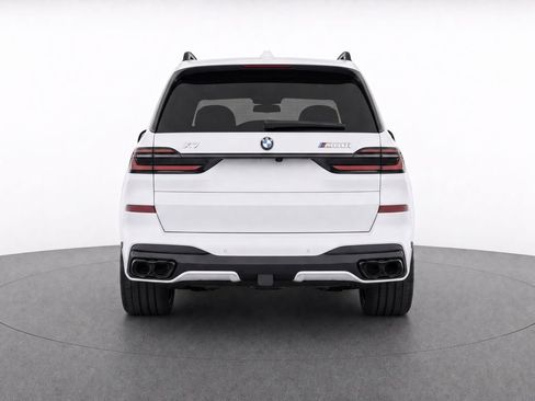 Used 2025 BMW X7 M60i AWD/4WD image 4