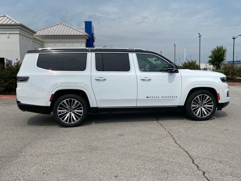 Used 2024 Jeep Grand Wagoneer L Series III image 8