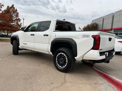 Used 2025 Toyota Tacoma TRD Off-Road image 8