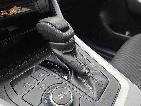 Used 2024 Toyota RAV4 LE image 37