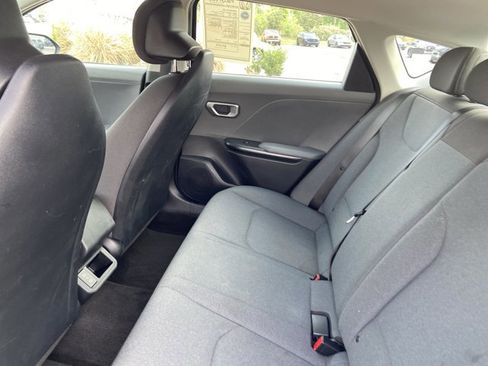 Used 2025 Kia K4 LXS image 18