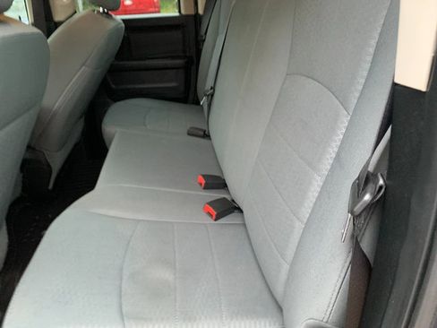 Used 2018 RAM 1500 Express AWD/4WD image 19