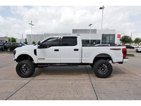 Used 2022 Ford F250 XLT image 3