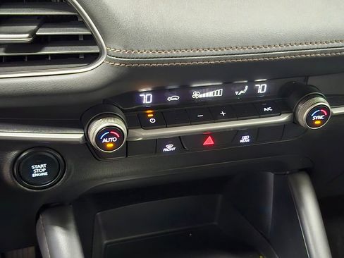 Used 2021 MAZDA MAZDA3 s image 21