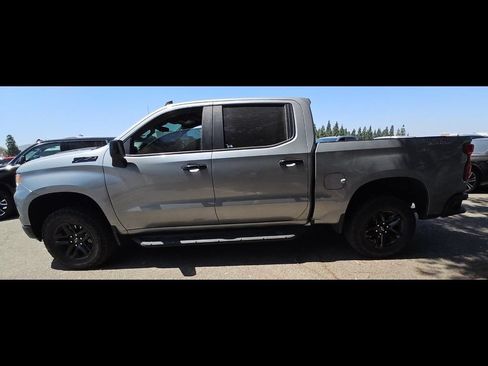 Used 2024 Chevrolet Silverado 1500 LT Trail Boss w/ LT Trail Boss Premium Package AWD/4WD image 5