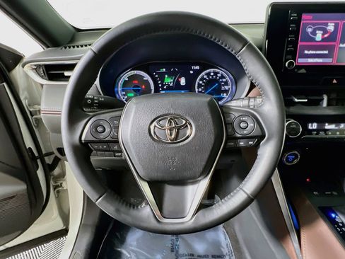 Used 2022 Toyota Venza XLE AWD/4WD image 18