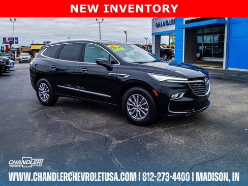 Used 2024 Buick Enclave Essence w/ Technology Package FWD image 1