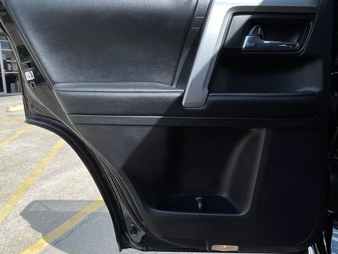 Used 2014 Toyota 4Runner Limited image 37