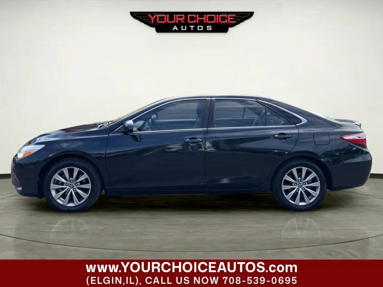 Used 2017 Toyota Camry XLE w/ Moonroof Package FWD image 2