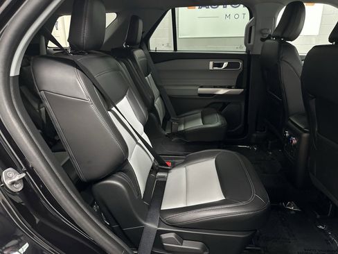 Used 2023 Ford Explorer XLT w/ Equipment Group 202A image 21