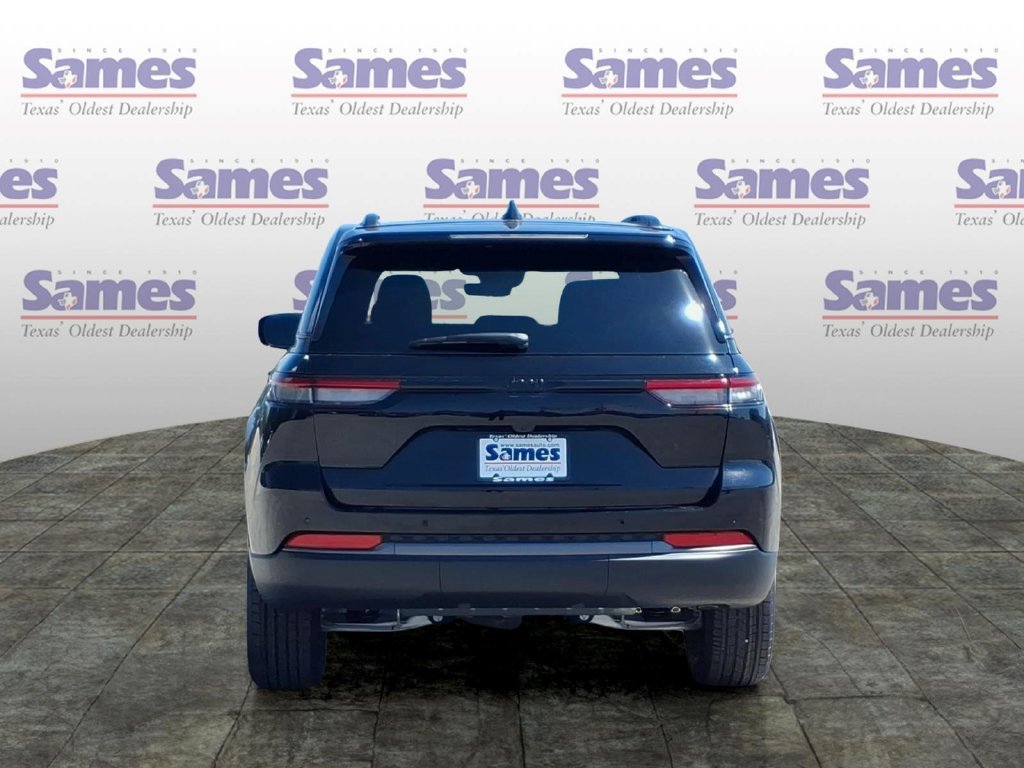 New 2026 Jeep Grand Cherokee Altitude RWD image 6