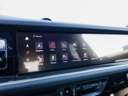 New 2025 Porsche Cayenne Turbo image 18