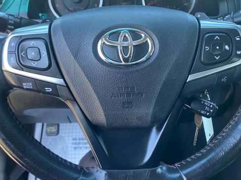 Used 2017 Toyota Camry SE FWD image 13