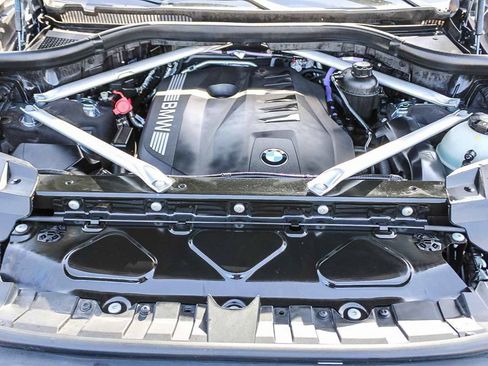 Certified 2024 BMW X7 xDrive40i AWD/4WD image 23
