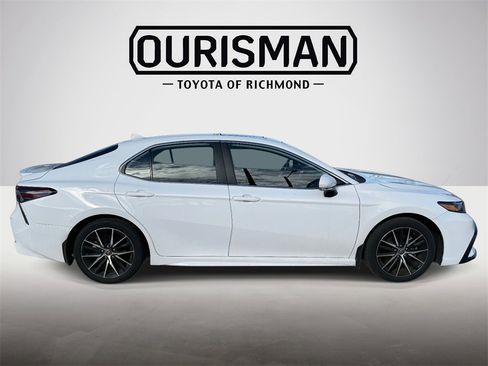 Certified 2023 Toyota Camry SE image 2