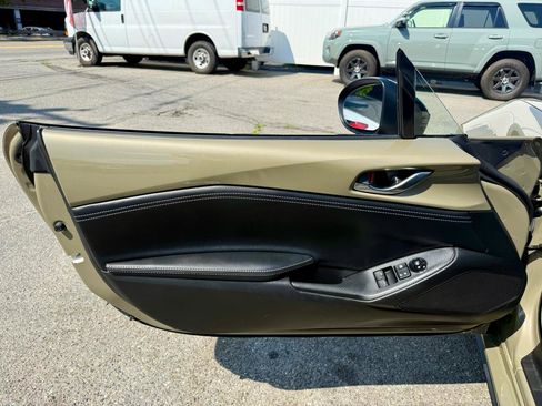 Used 2023 MAZDA MX-5 Miata Club RWD image 12