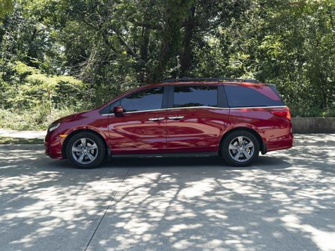 Used 2024 Honda Odyssey EX image 6