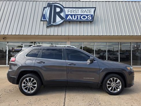 Used 2020 Jeep Cherokee Latitude Plus w/ Cold Weather Group FWD image 9