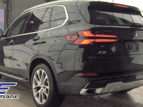 Used 2024 BMW X5 xDrive40i w/ Premium Package AWD/4WD image 11