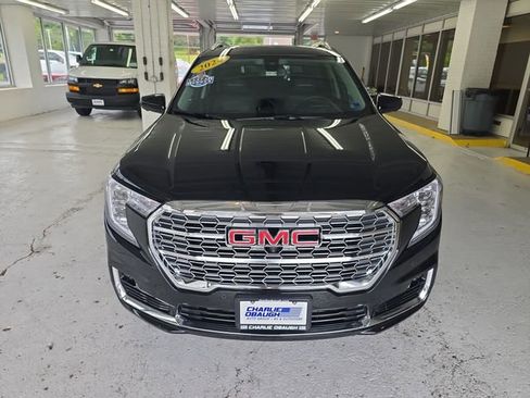 Used 2024 GMC Terrain Denali w/ Denali Premium Package AWD/4WD image 8