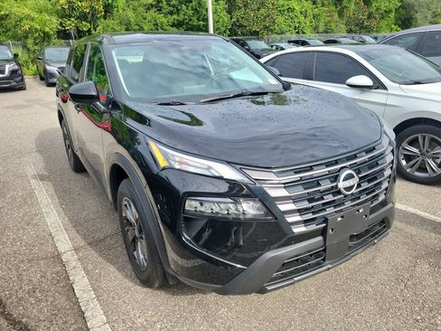 Used 2026 Nissan Rogue SV AWD/4WD image 2