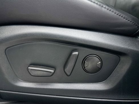 Used 2023 Ford Explorer Platinum w/ Technology Package image 31