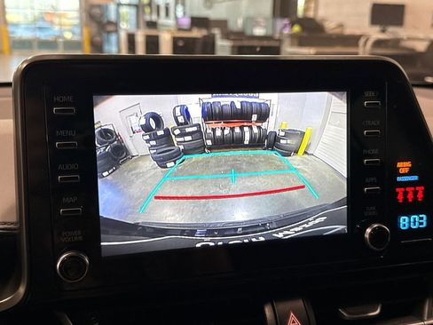 Used 2019 Toyota C-HR LE FWD image 19