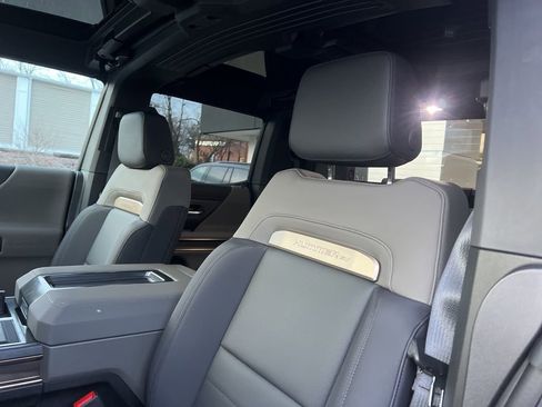 New 2025 GMC Hummer EV 2X image 18