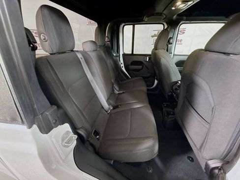 Used 2023 Jeep Gladiator Sport AWD/4WD image 31