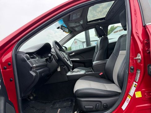 Used 2014 Toyota Camry SE FWD image 13