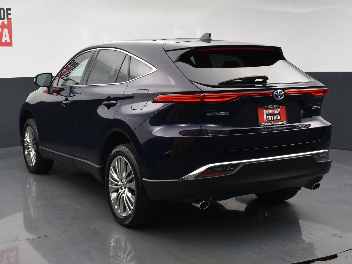 Used 2023 Toyota Venza Limited AWD/4WD image 3