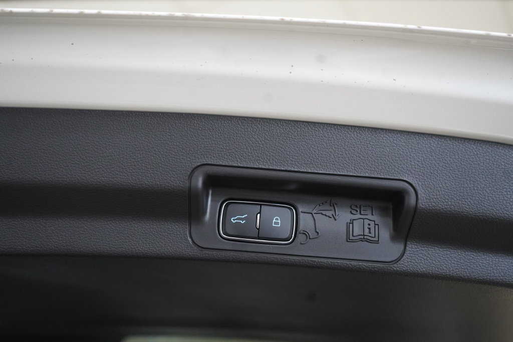 New 2027 Ford Explorer Platinum RWD image 29