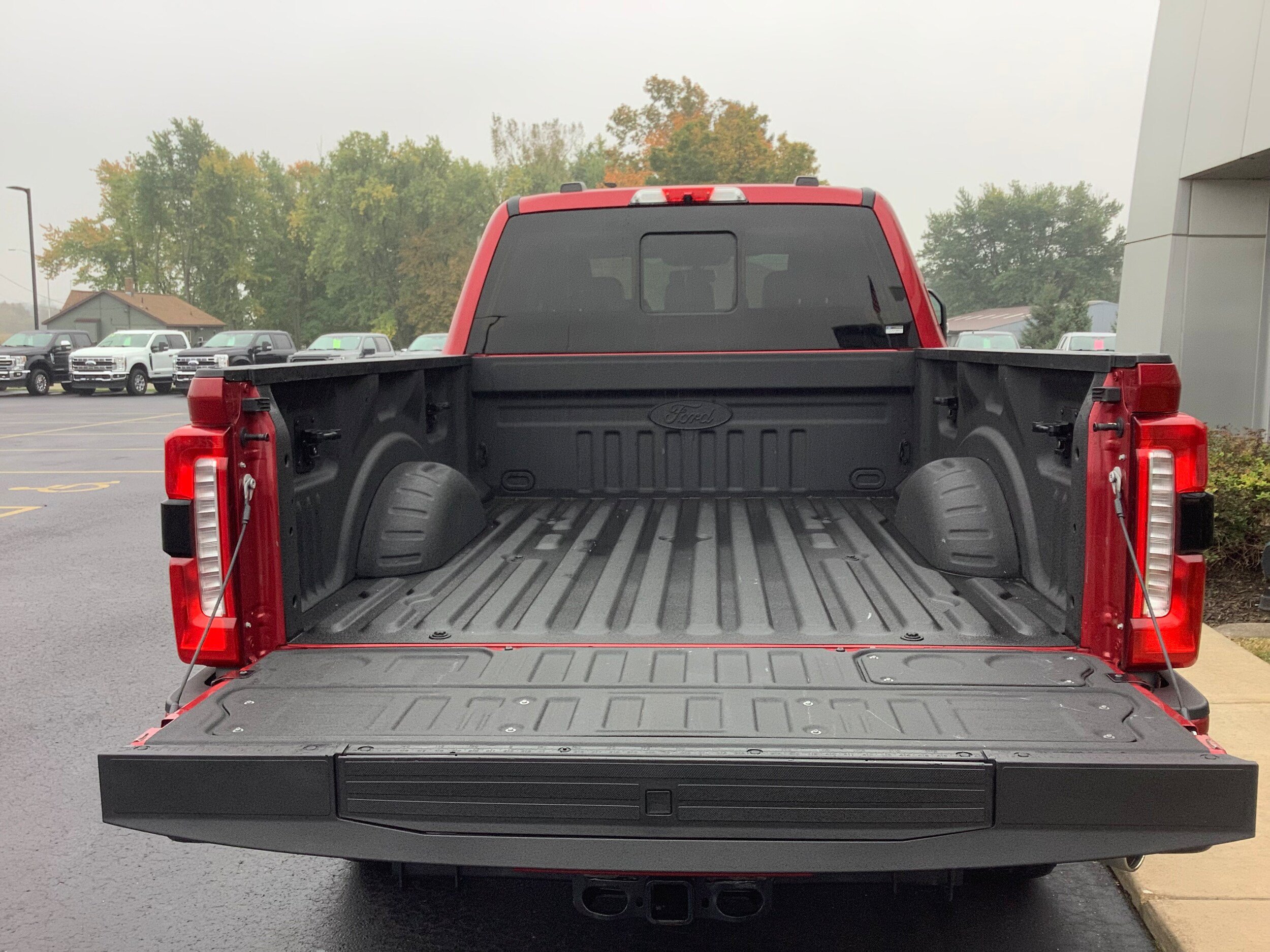Used 2023 Ford F250 Lariat w/ Sport Appearance Package AWD/4WD image 5
