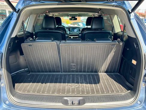 Used 2018 Toyota Highlander XLE image 33