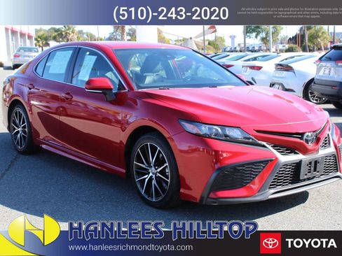 Used 2024 Toyota Camry SE image 5