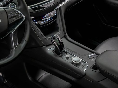 Certified 2025 Cadillac XT5 Premium Luxury AWD/4WD image 14