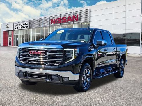 Used 2022 GMC Sierra 1500 SLT w/ SLT Premium Plus Package image 2