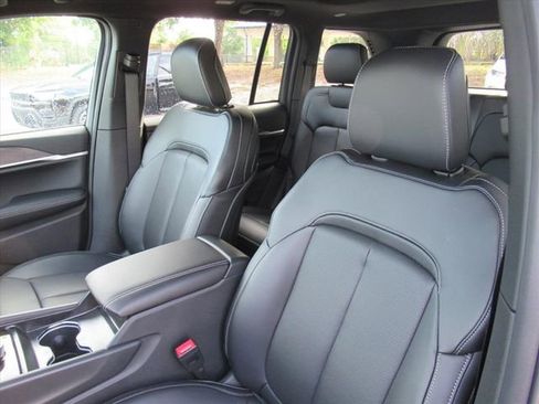 New 2026 Jeep Grand Cherokee Limited AWD/4WD image 16