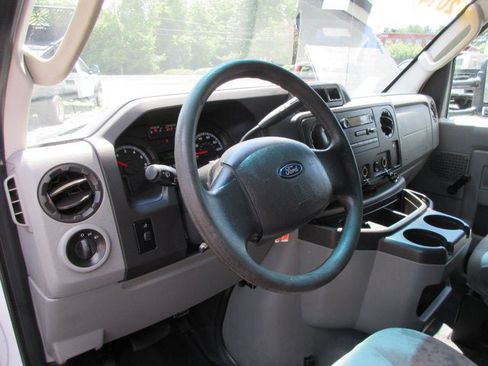 Used 2014 Ford E-350 and Econoline 350 Super Duty RWD image 6