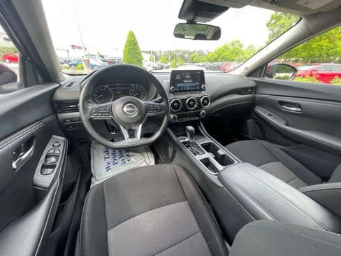 Used 2025 Nissan Sentra SV FWD image 22
