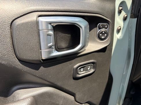Used 2023 Jeep Wrangler Unlimited Rubicon 4xe w/ Safety Group AWD/4WD image 5