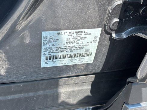 Used 2024 Ford Explorer XLT w/ Equipment Group 202A AWD/4WD image 26