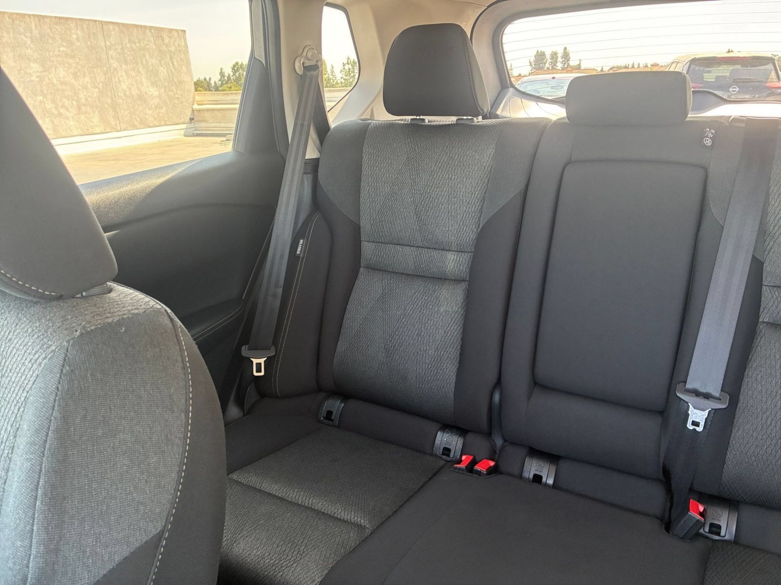 Used 2025 Nissan Rogue SV FWD image 40